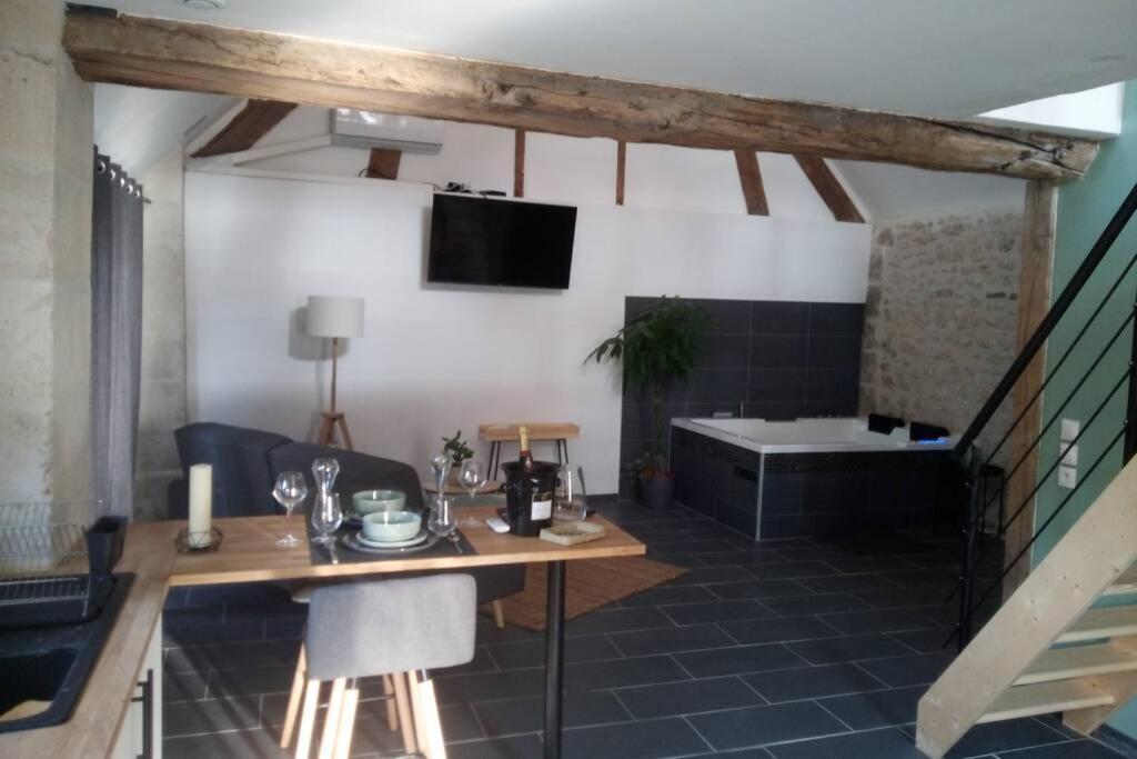 Maison Privative, Cocooning, Zen , Avec Jacuzzi Mont-Notre-Dame Exterior foto