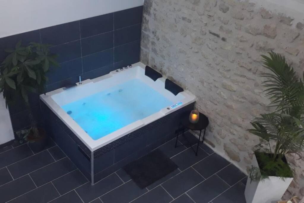 Maison Privative, Cocooning, Zen , Avec Jacuzzi Mont-Notre-Dame Exterior foto